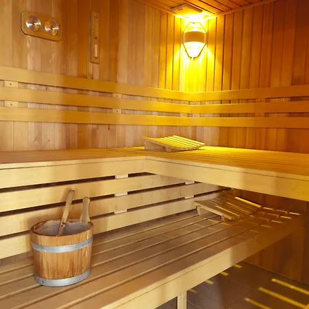 アローズ 4* ウーデン